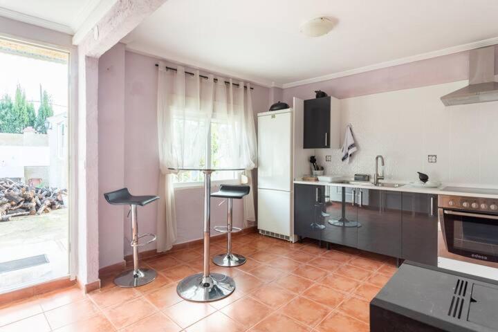 Habitación con baño y cocina privada Valência Exterior foto